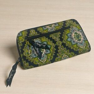 Vera Bradley Cambridge Quilted Zip Wallet, Wristlet Retired Fall 2007